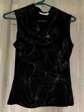 Sleeveless Black Floral Pattern Women’s Top